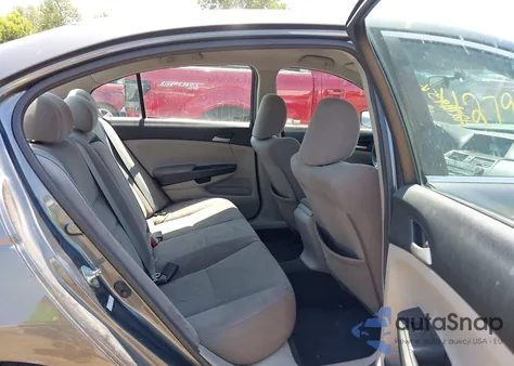 2011 Honda Accord 2.4 Lx z USA, uszkodzony, nr VIN 1HGCP2F33BA138572